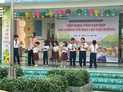 Hoạt động giáo dục: Giáo dục kĩ năng sống cho học sinh Tiểu học năm học 2024-2025 với chủ đề:  Xây dựng tình bạn đẹp, nói  Không  với bạo lực học đường